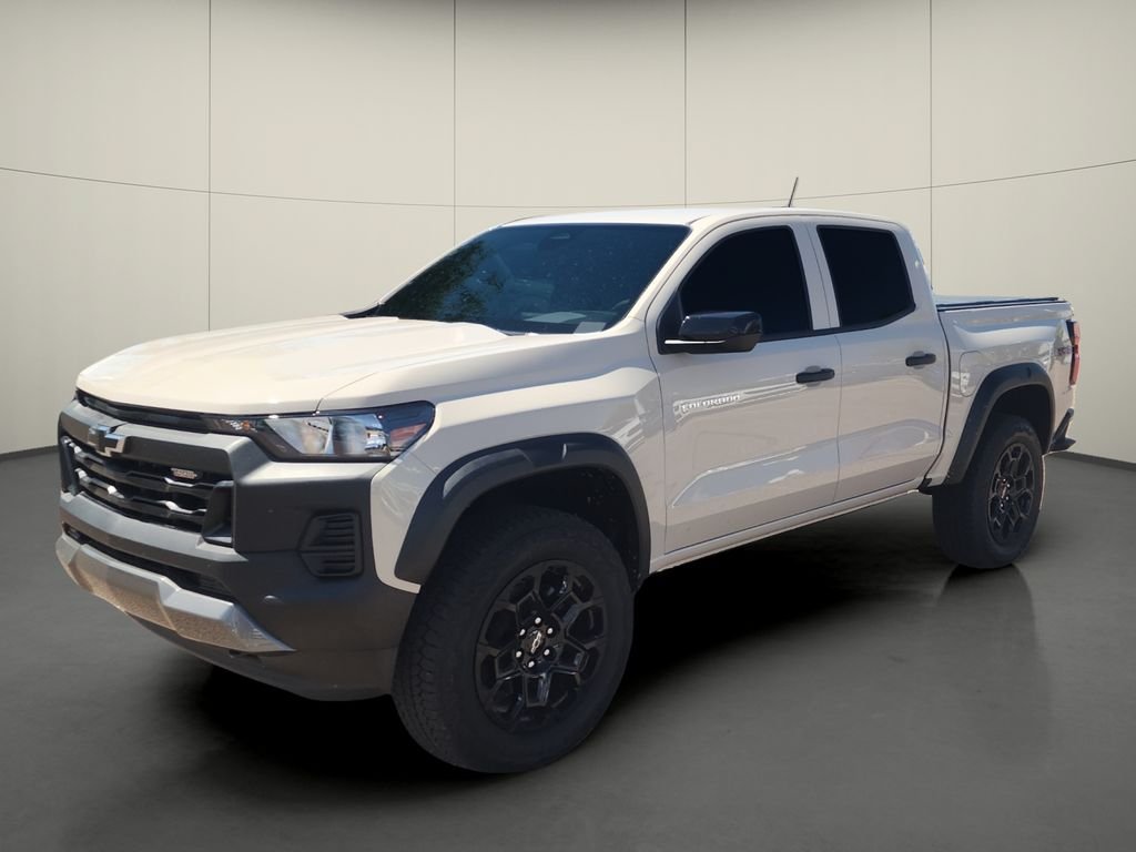 Used 2026 Chevrolet Colorado Trail Boss AWD/4WD image 3