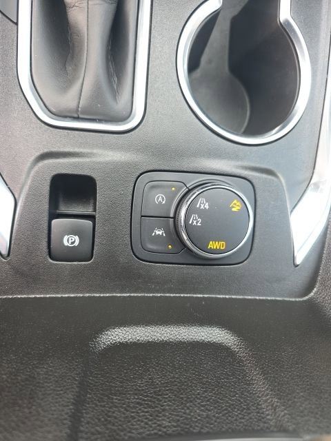 Used 2022 Chevrolet Traverse LS image 21