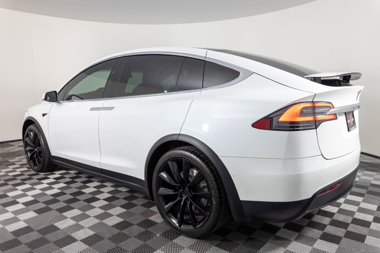 Used 2020 Tesla Model X Long Range AWD/4WD image 4