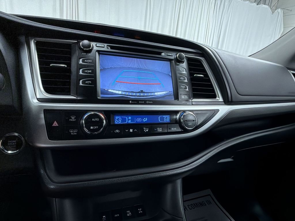 Used 2018 Toyota Highlander SE AWD/4WD image 18