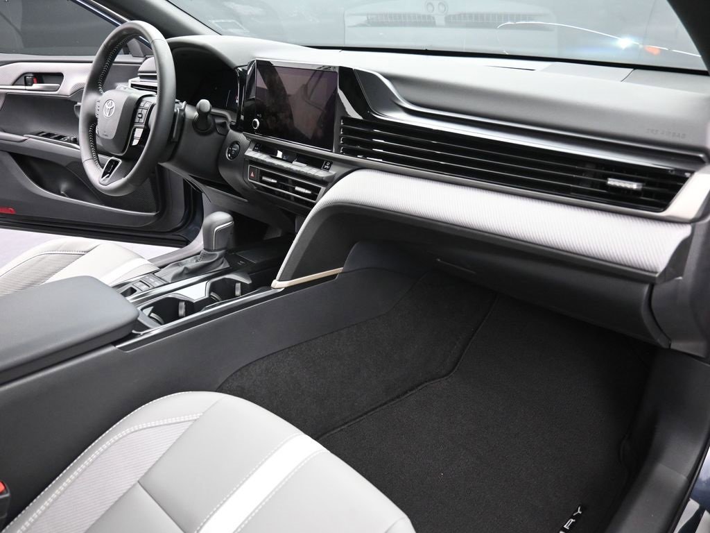 Used 2026 Toyota Camry SE w/ Convenience Package image 16