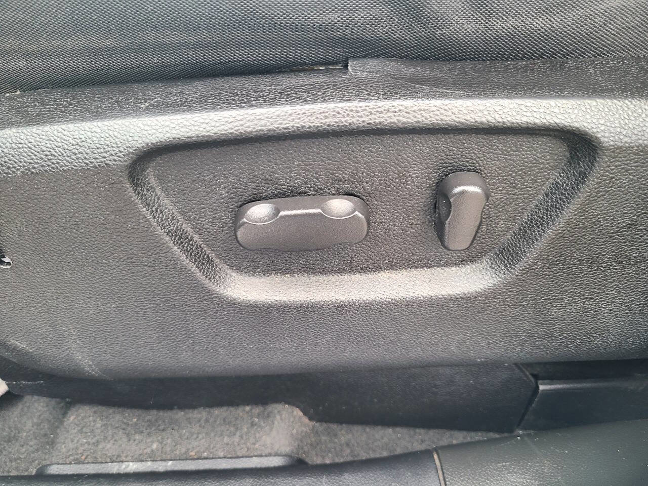 Used 2013 Chevrolet Captiva Sport LS image 21