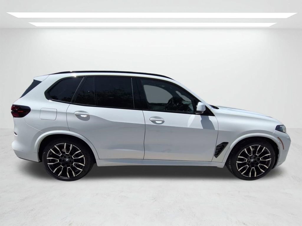 New 2026 BMW X5 xDrive40i w/ M Sport Package AWD/4WD image 3