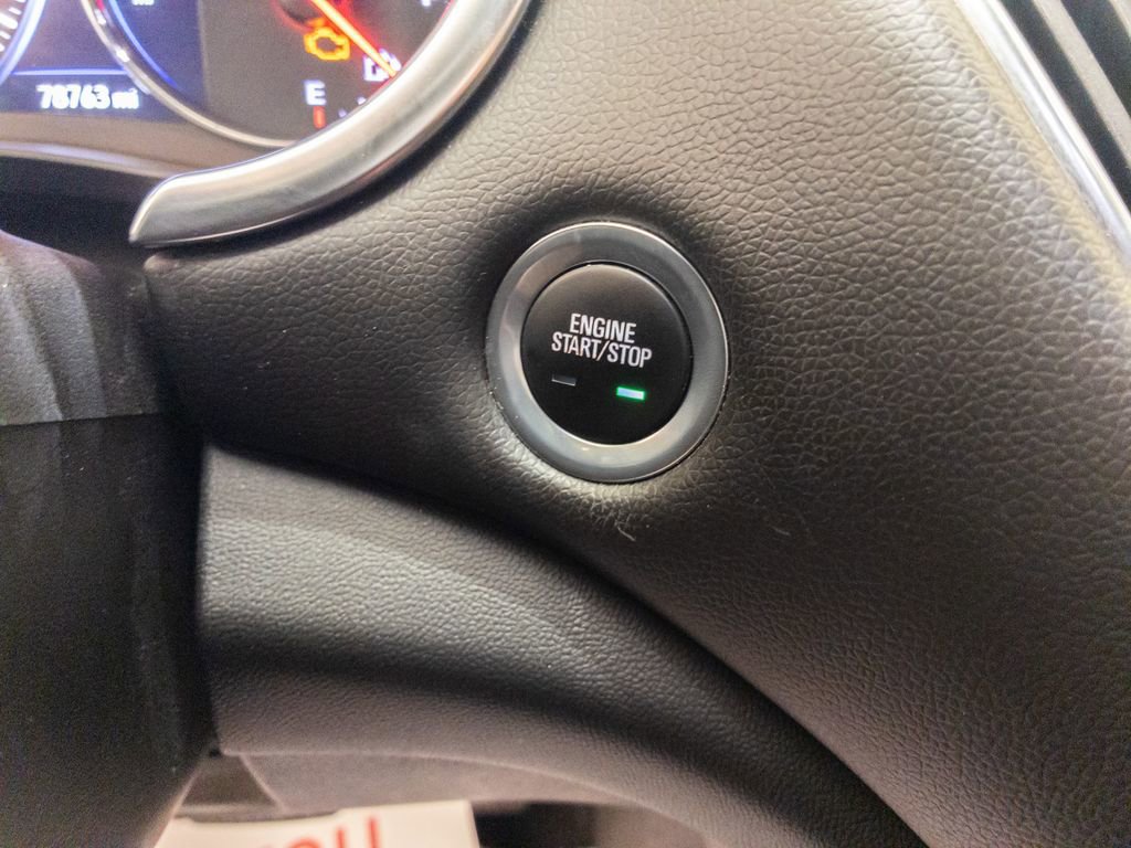 Used 2019 Chevrolet Malibu Hybrid w/ Leather Package image 23