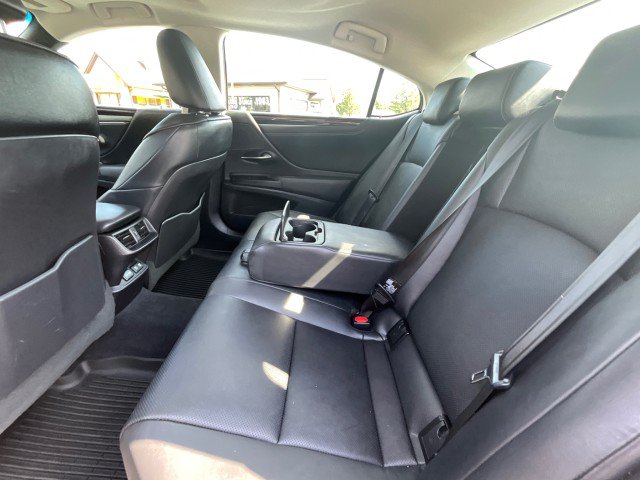 Used 2020 Lexus ES 300h w/ Premium Package FWD image 33