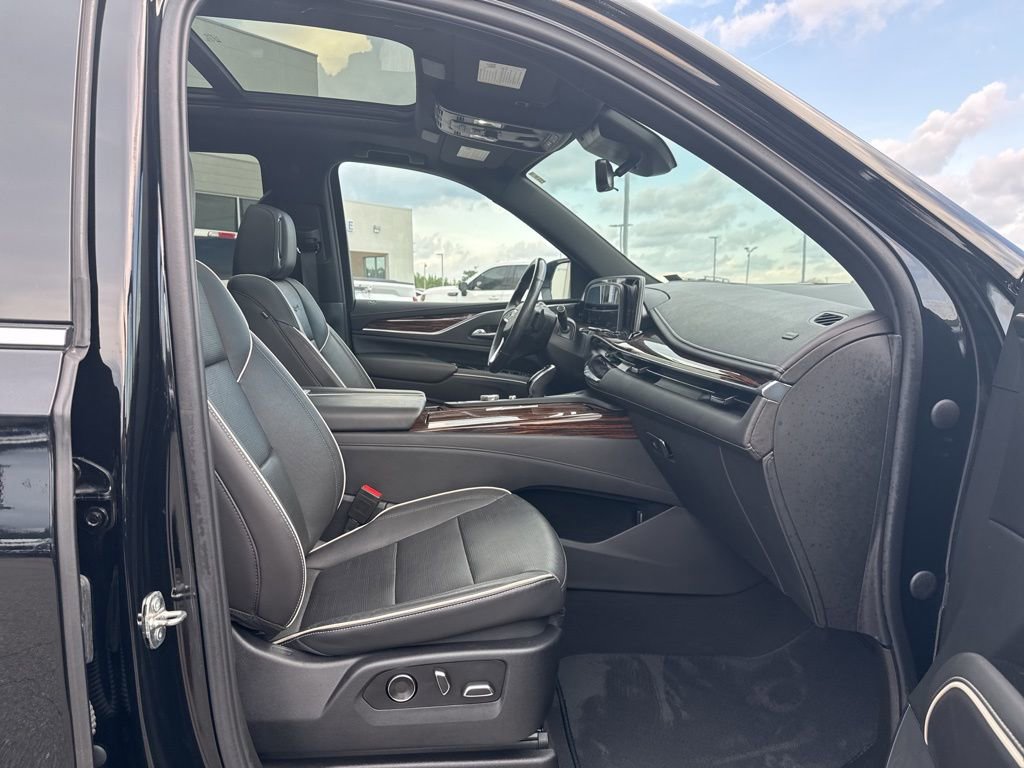 Used 2021 Cadillac Escalade Premium Luxury image 22