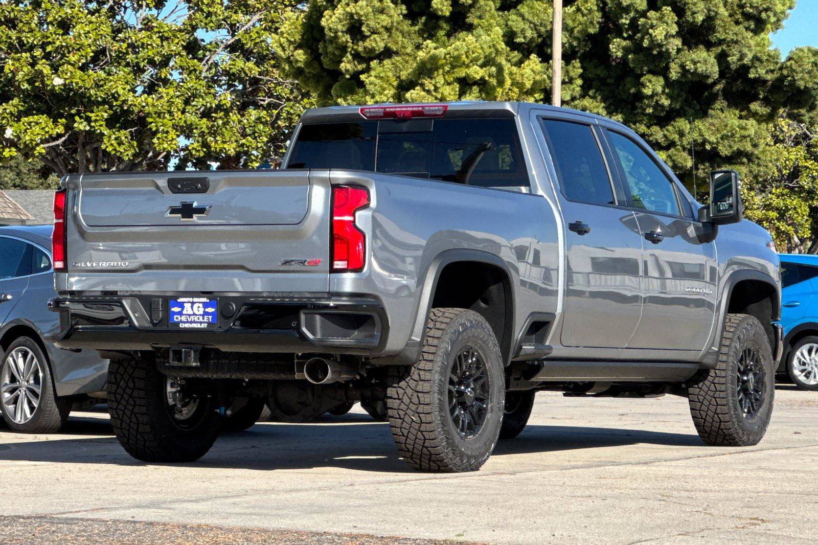 New 2026 Chevrolet Silverado 2500 ZR2 AWD/4WD image 6