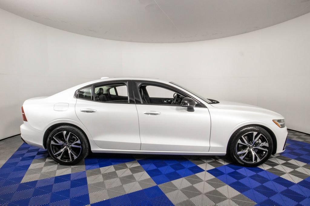 Used 2025 Volvo S60 B5 Core FWD image 4