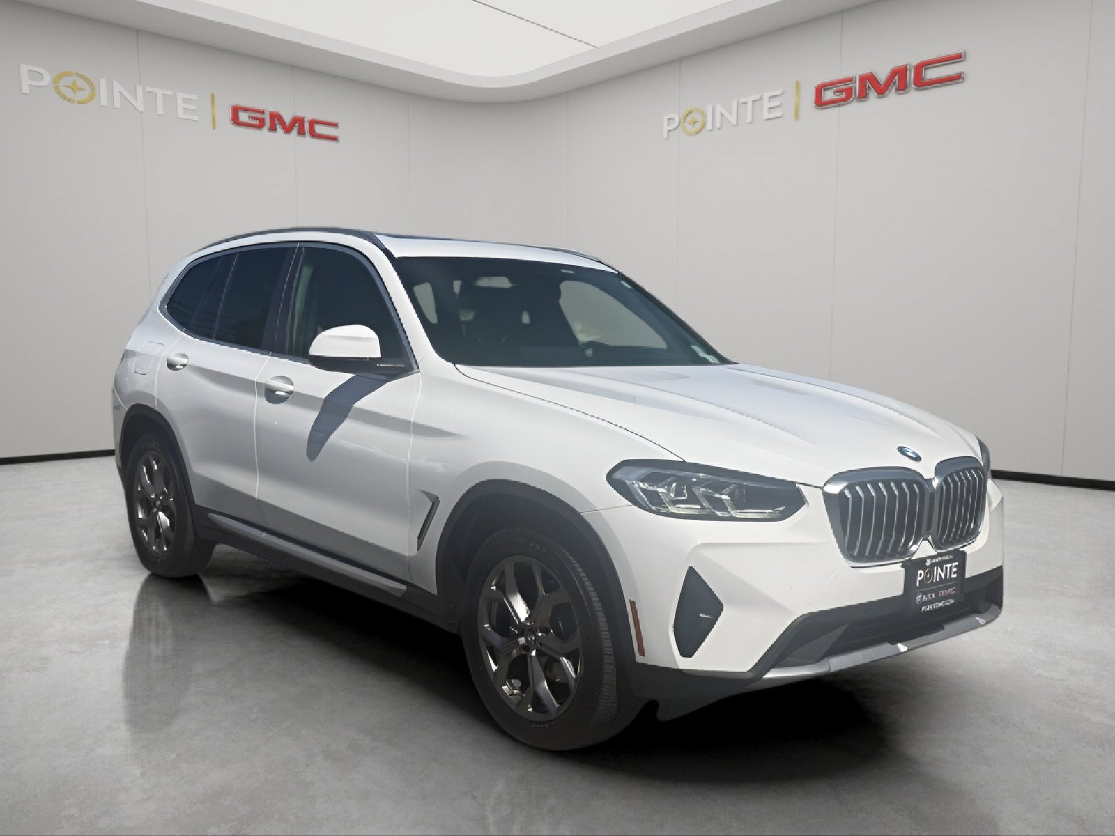 Used 2022 BMW X3 xDrive30i w/ Premium Package 2 AWD/4WD image 1