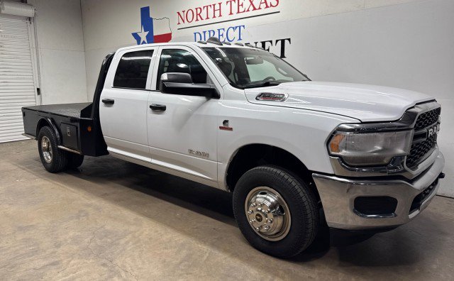 Used 2022 RAM 3500 Tradesman w/ Chrome Appearance Group AWD/4WD image 3