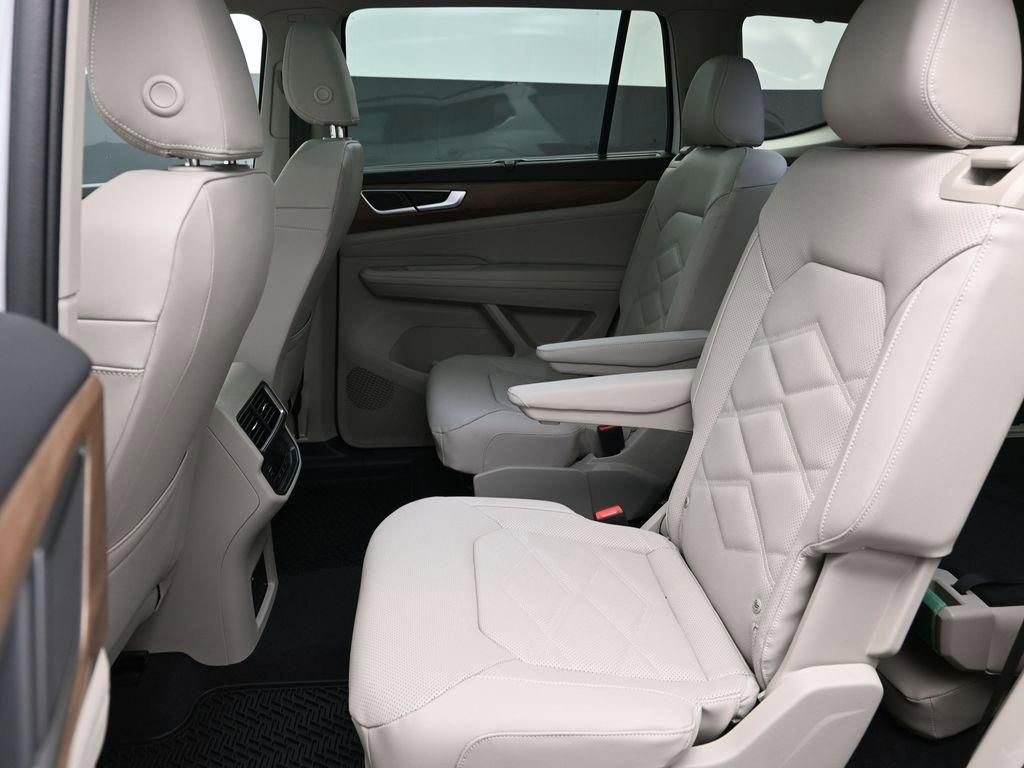 New 2026 Volkswagen Atlas SE image 9