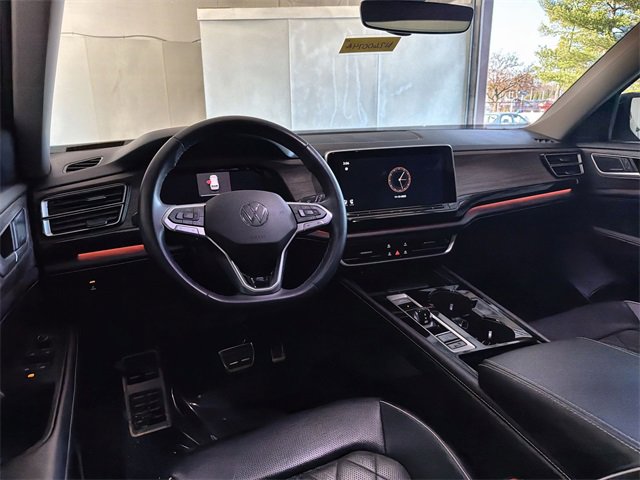 Used 2024 Volkswagen Atlas SEL Premium R-Line image 19
