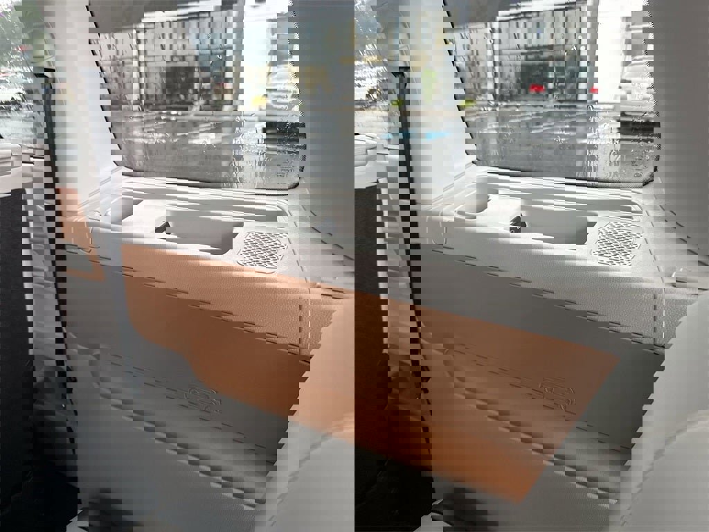 New 2025 Volkswagen ID. Buzz 1st Edition image 29