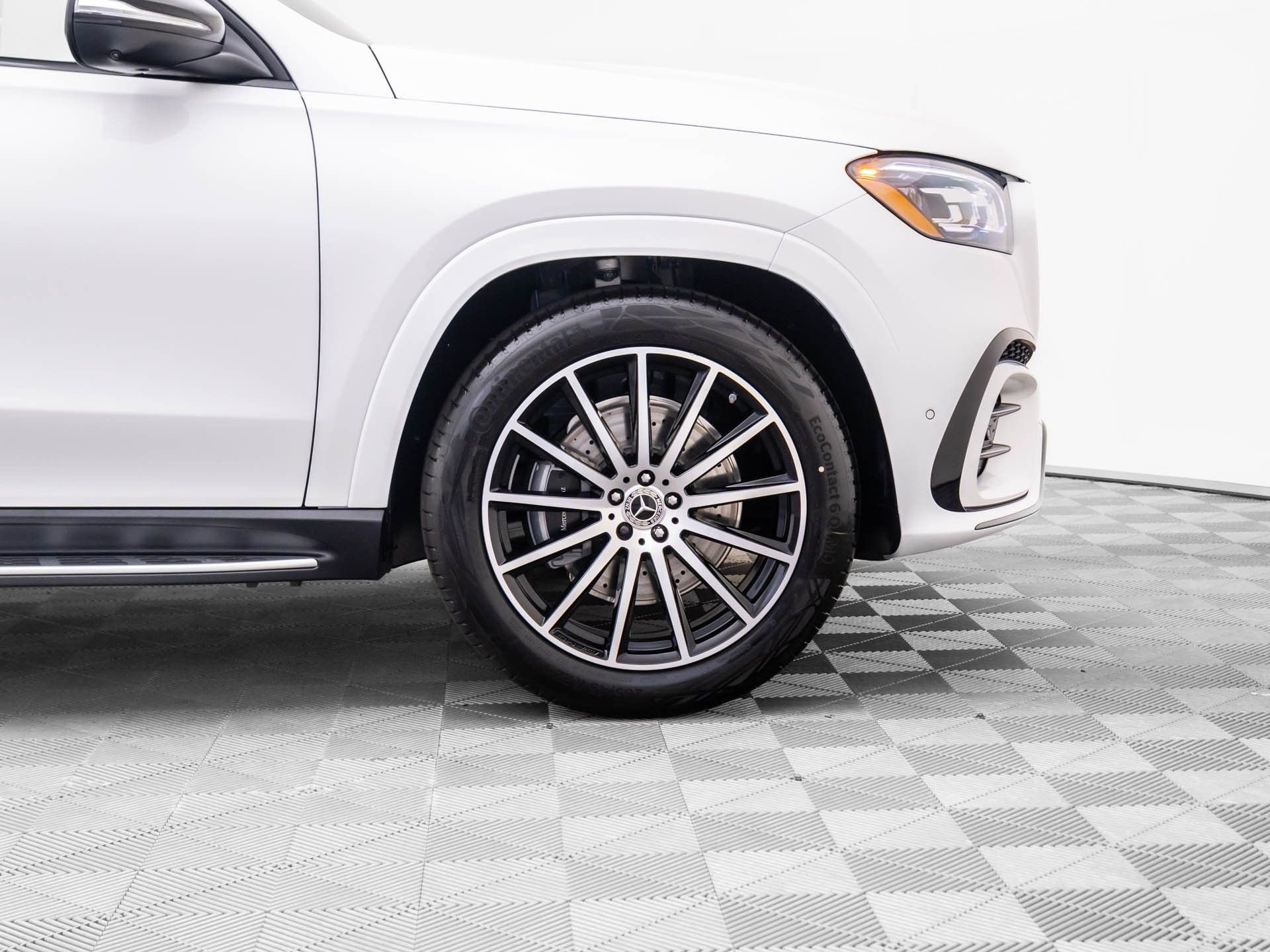 New 2026 Mercedes-Benz GLS 580 4MATIC image 38