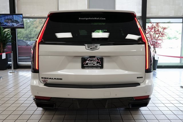 Used 2024 Cadillac Escalade Sport Platinum w/ LPO, ONYX Package image 21