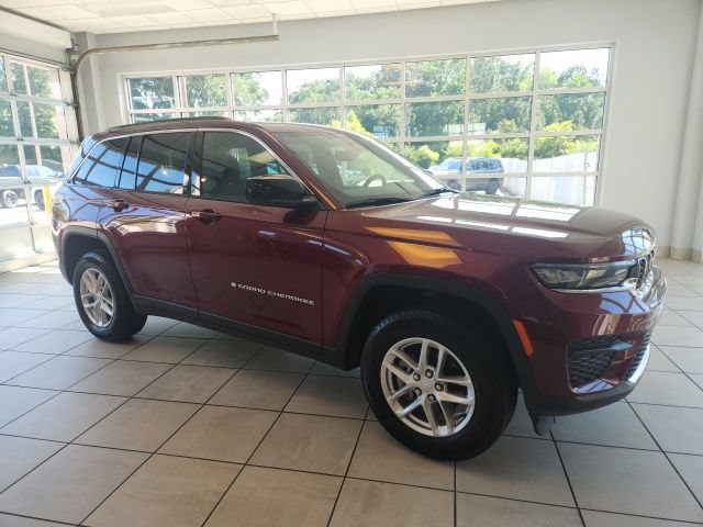 Certified 2024 Jeep Grand Cherokee Laredo X RWD image 3