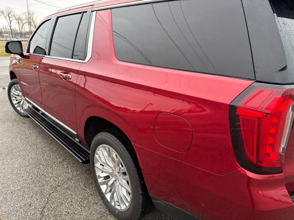 Used 2023 GMC Yukon XL Denali w/ Denali Reserve Package image 16