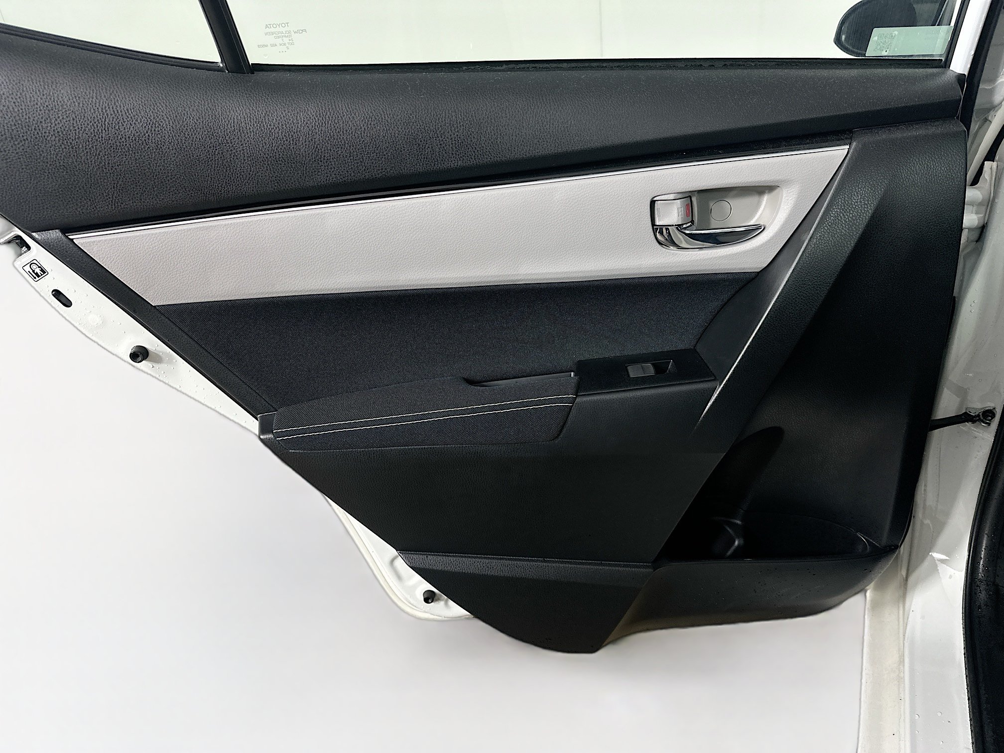Used 2017 Toyota Corolla LE FWD image 25