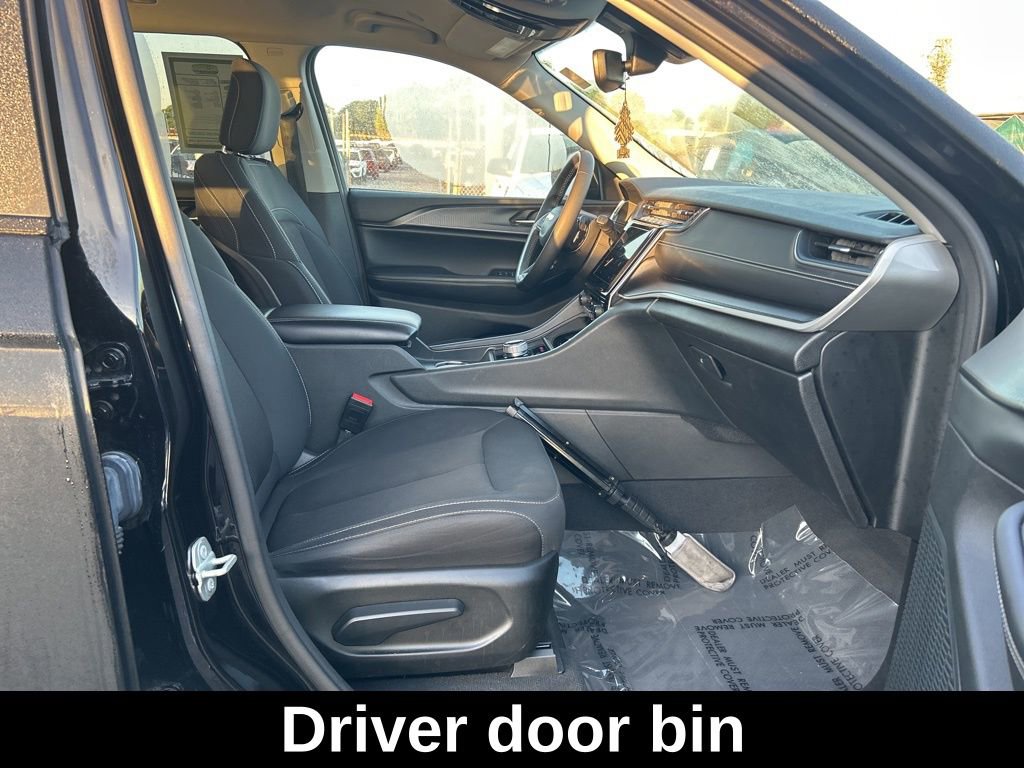 Used 2023 Jeep Grand Cherokee L Laredo image 23