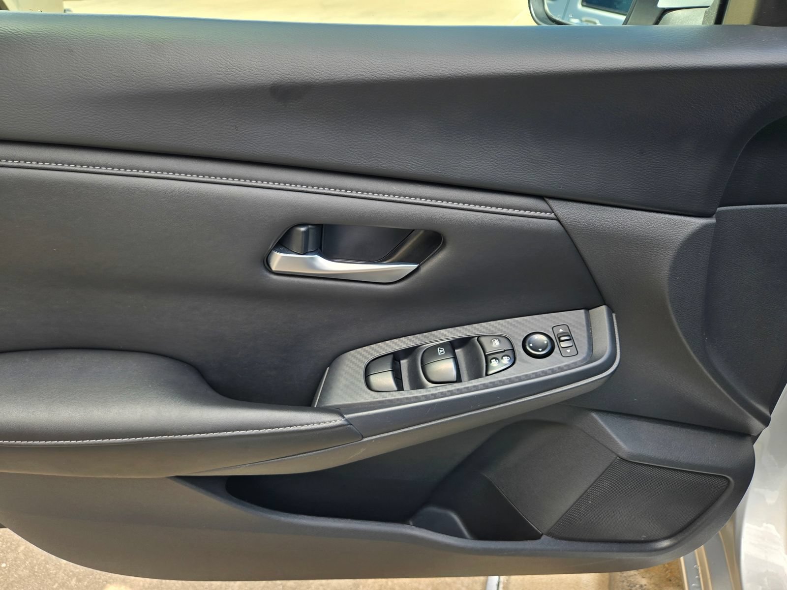 Used 2023 Nissan Sentra SV FWD image 27