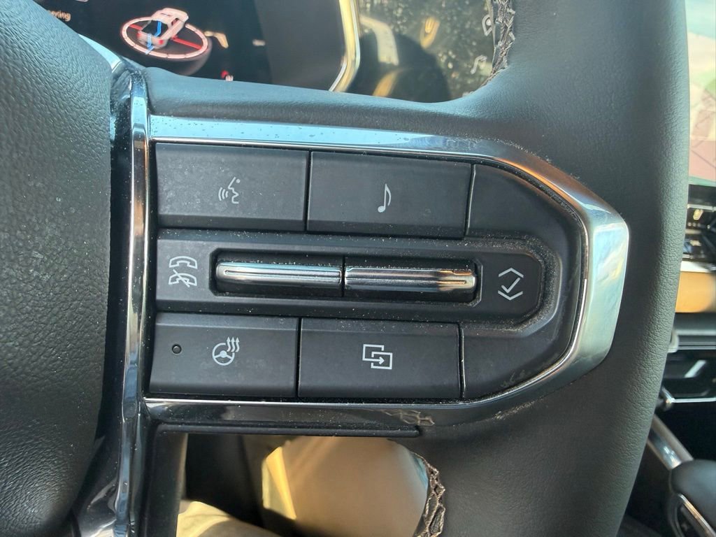 Used 2023 GMC Canyon Denali image 17