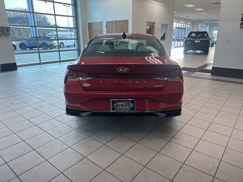Used 2021 Hyundai Elantra Limited w/ Cargo Package image 17