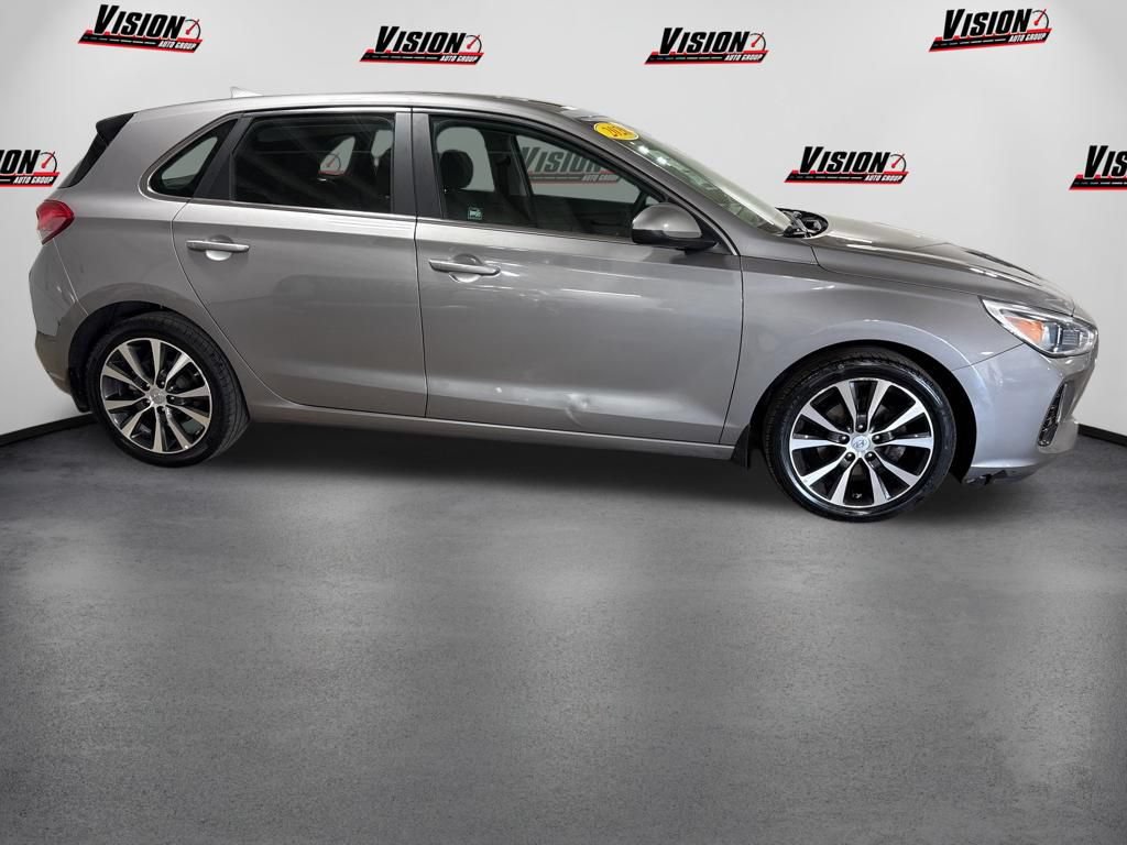 Used 2020 Hyundai Elantra GT FWD image 4