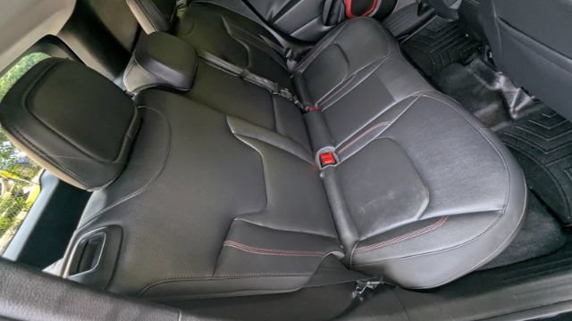 Used 2016 Jeep Renegade Trailhawk w/ Premium Trailhawk Package AWD/4WD image 21