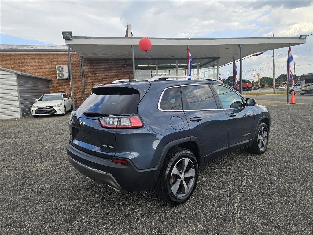 Used 2019 Jeep Cherokee Limited AWD/4WD image 4