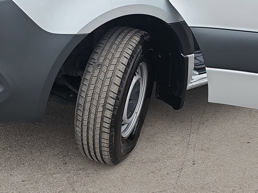 Used 2024 Mercedes-Benz Sprinter 2500 image 33