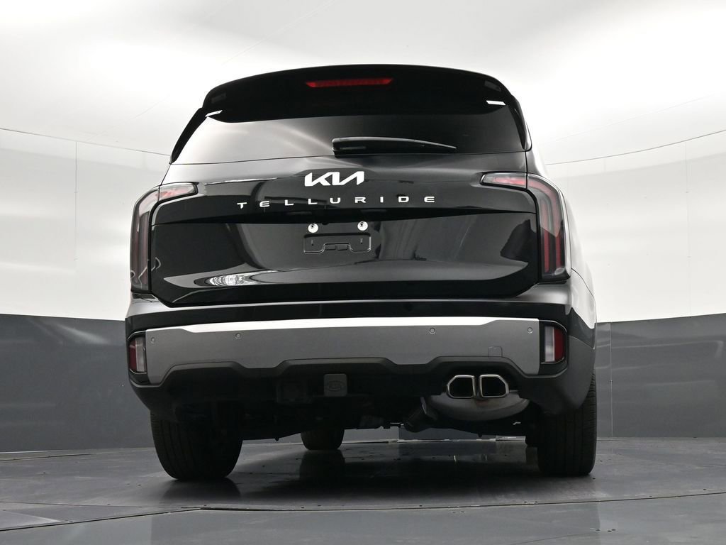 Used 2024 Kia Telluride SX w/ Towing Package FWD image 29