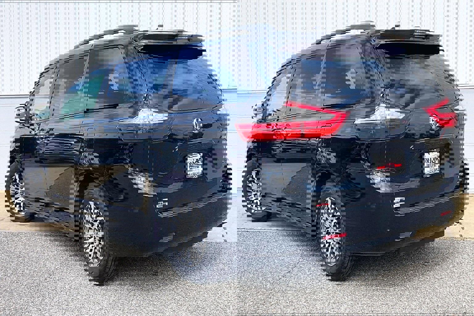 Used 2019 Toyota Sienna XLE image 15