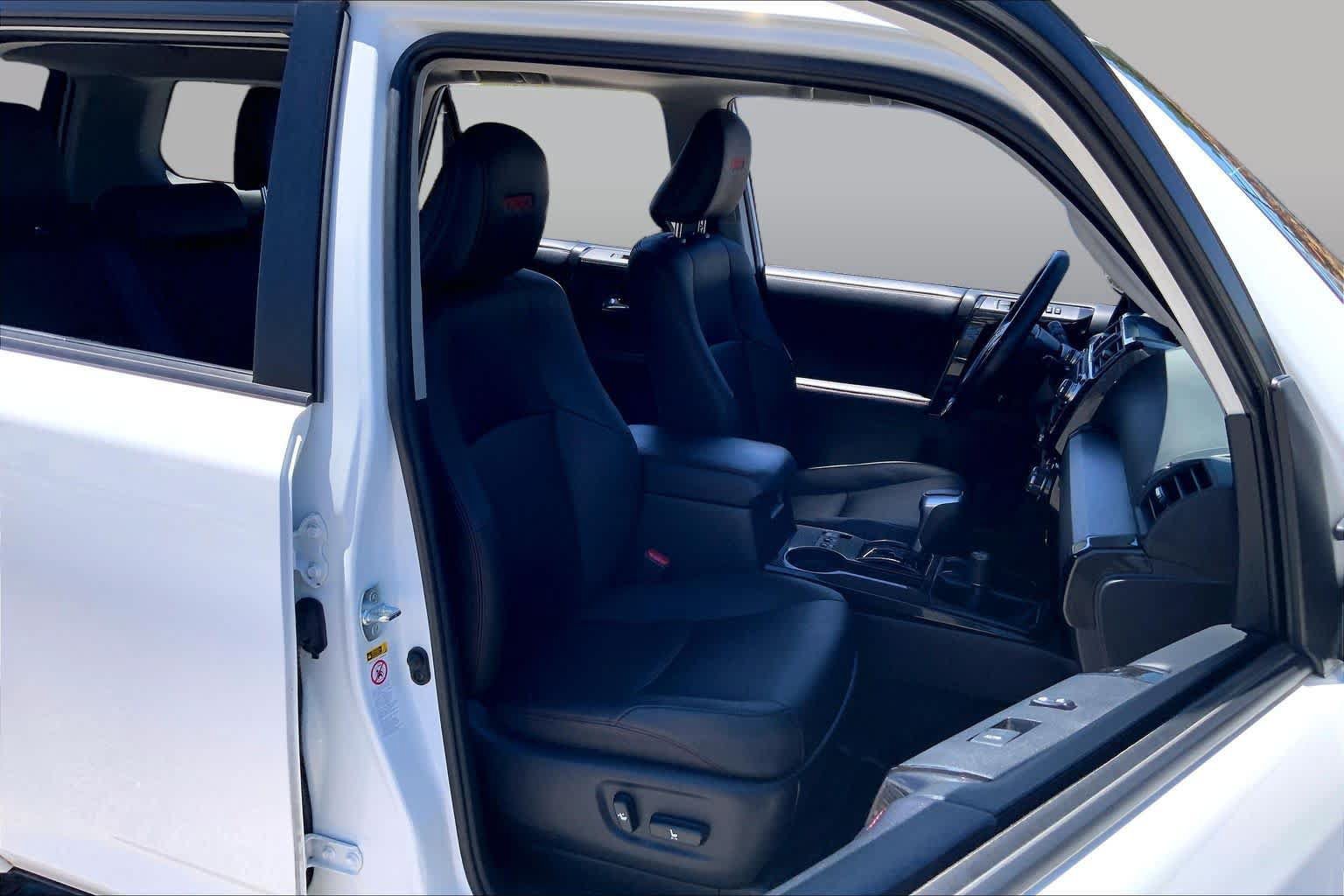 Used 2019 Toyota 4Runner SR5 AWD/4WD image 8