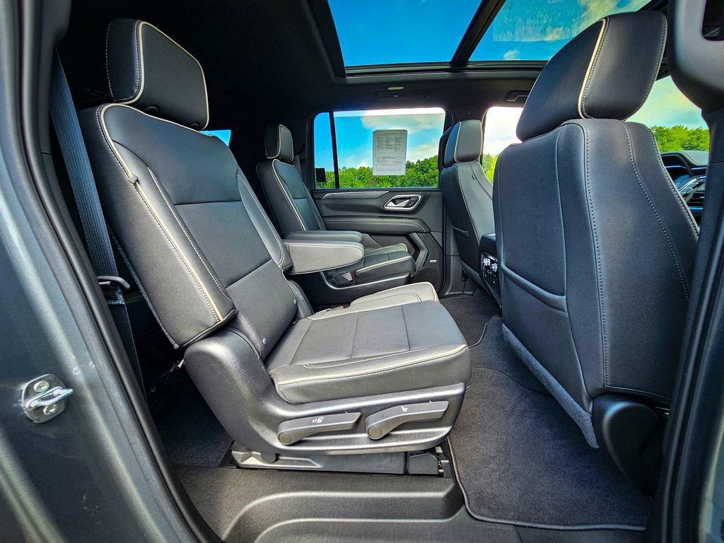 Used 2022 GMC Yukon XL SLT w/ SLT Premium Package AWD/4WD image 42