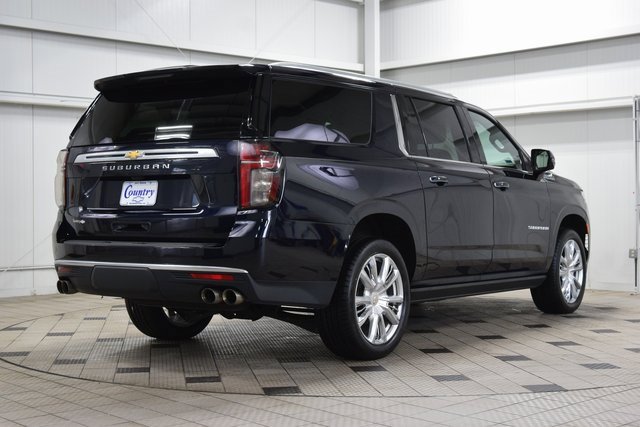Used 2023 Chevrolet Suburban High Country w/ Premium Package image 8