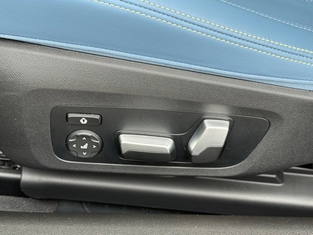 Used 2023 BMW M4 xDrive Competition w/ M Carbon Exterior Package image 20