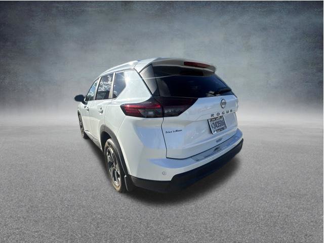 Used 2025 Nissan Rogue SV w/ SV Premium Package FWD image 7