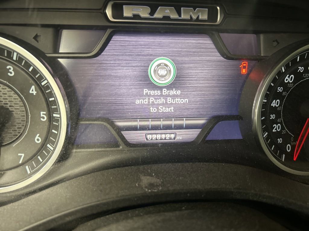 Used 2022 RAM 1500 Big Horn AWD/4WD image 3