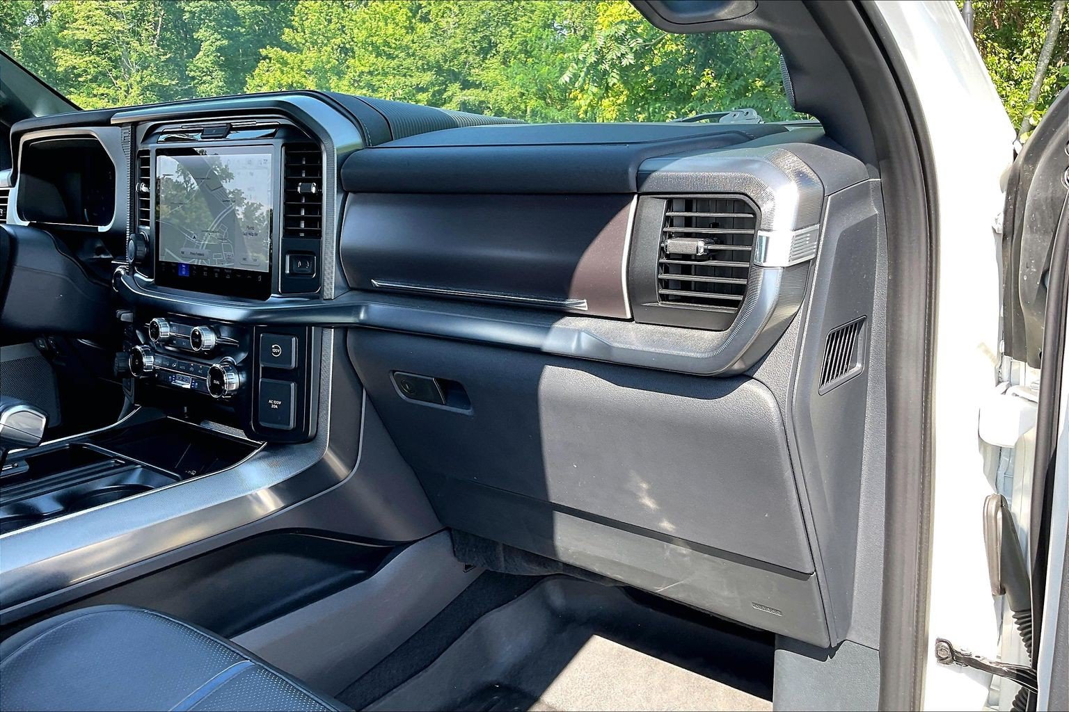 Certified 2025 Ford F150 Platinum w/ Equipment Group 702A High AWD/4WD image 15