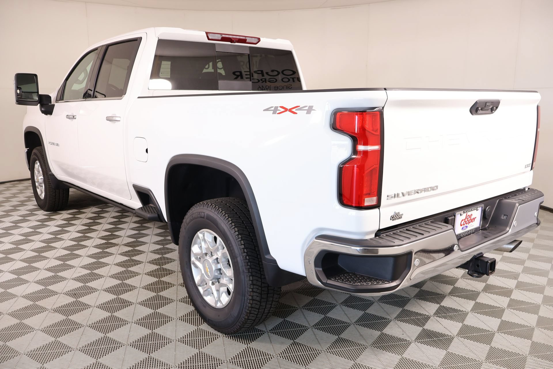 Used 2025 Chevrolet Silverado 2500 LTZ w/ LTZ Convenience Package AWD/4WD image 22