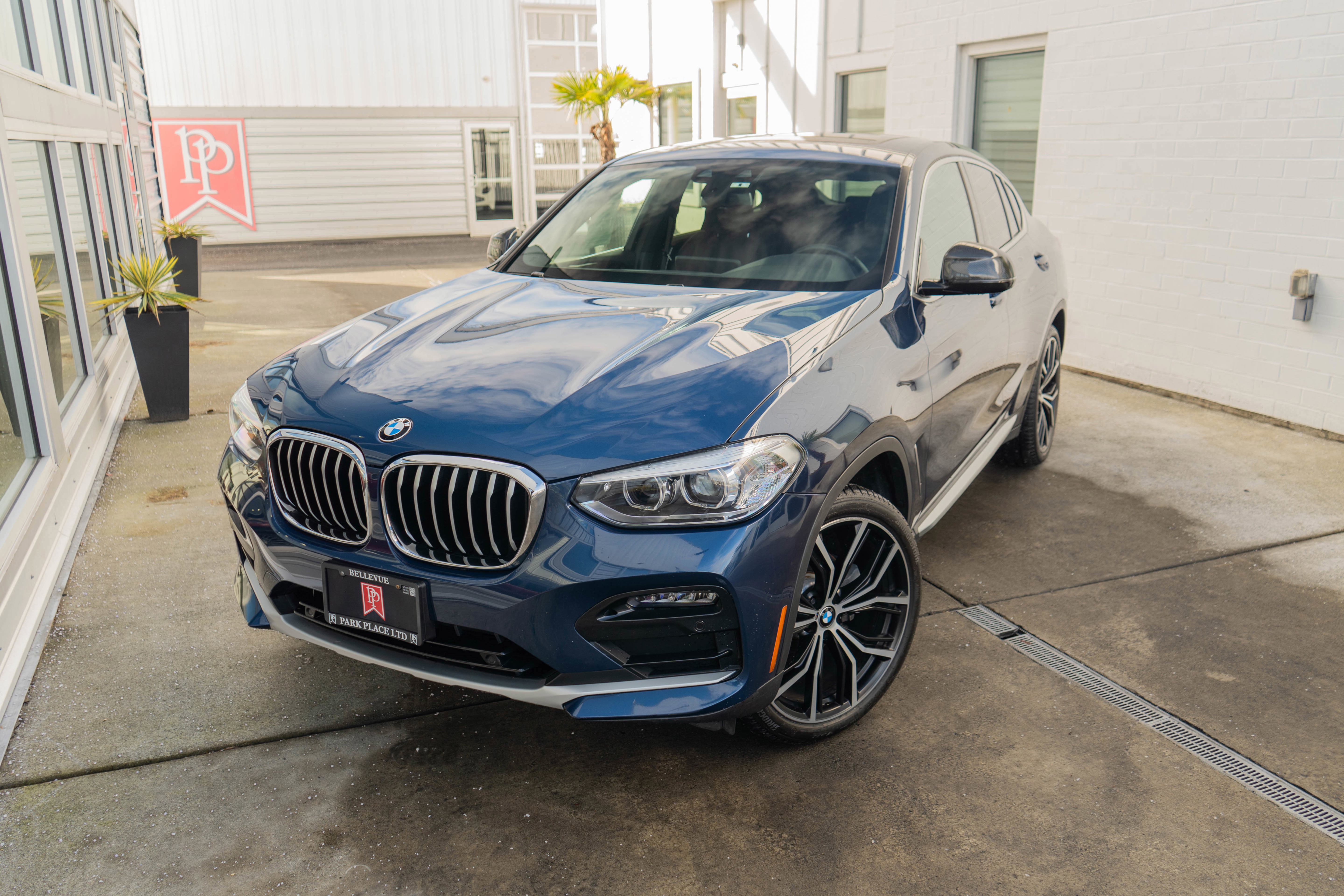 Used 2020 BMW X4 xDrive30i w/ Convenience Package image 3