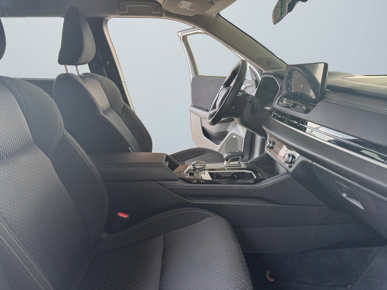 Used 2025 Mitsubishi Outlander ES image 17