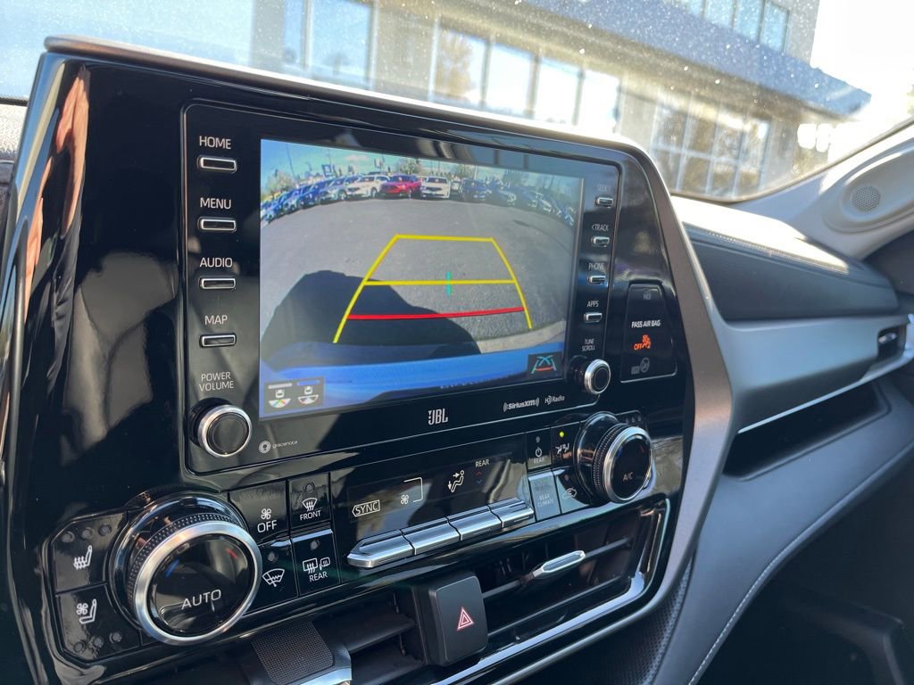 Used 2022 Toyota Highlander Limited image 21