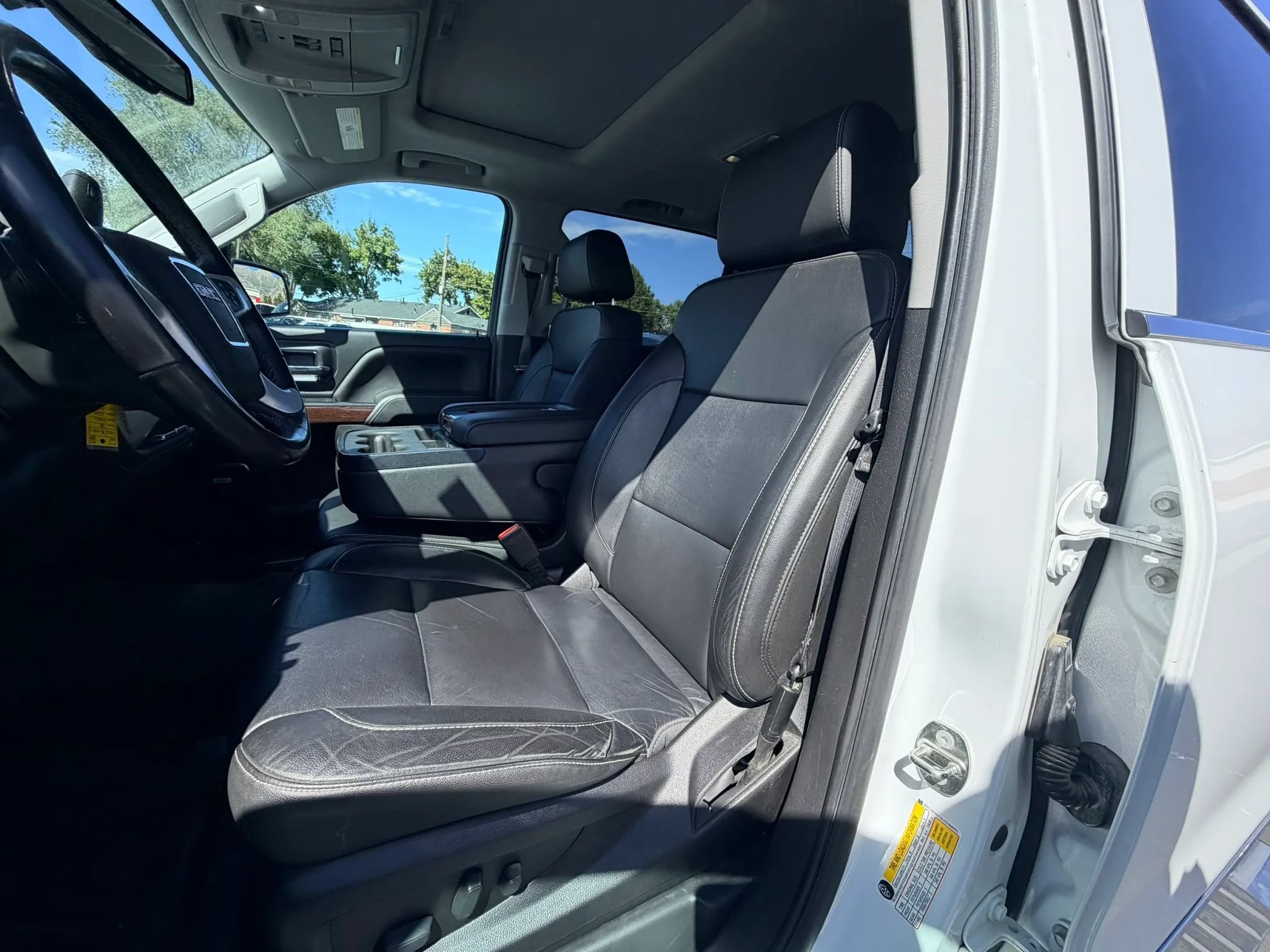 Used 2018 GMC Sierra 1500 SLT w/ SLT Premium Package AWD/4WD image 11