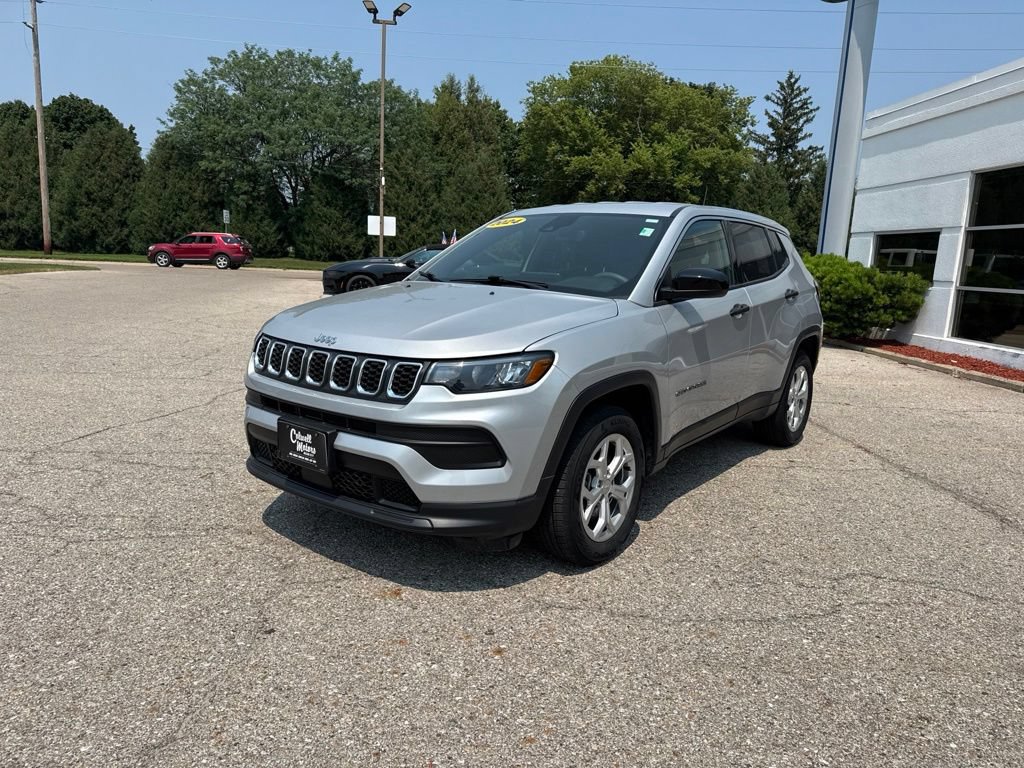 Used 2024 Jeep Compass Sport AWD/4WD image 7