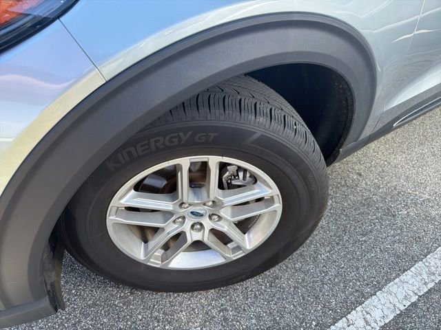 Used 2025 Ford Explorer Active video 4