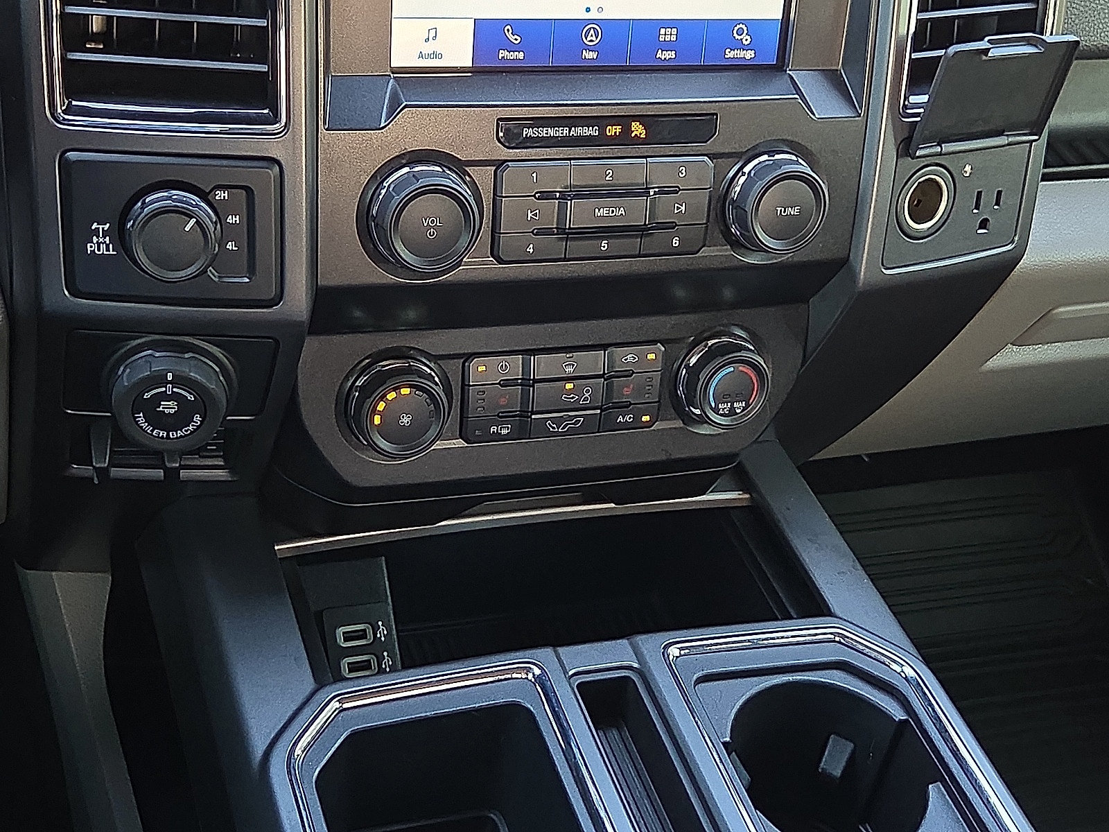 Used 2020 Ford F150 XLT w/ Equipment Group 302A Luxury AWD/4WD image 17