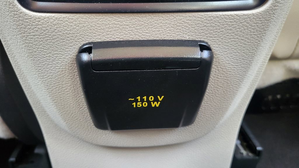 Used 2019 Ford Escape Titanium FWD image 28