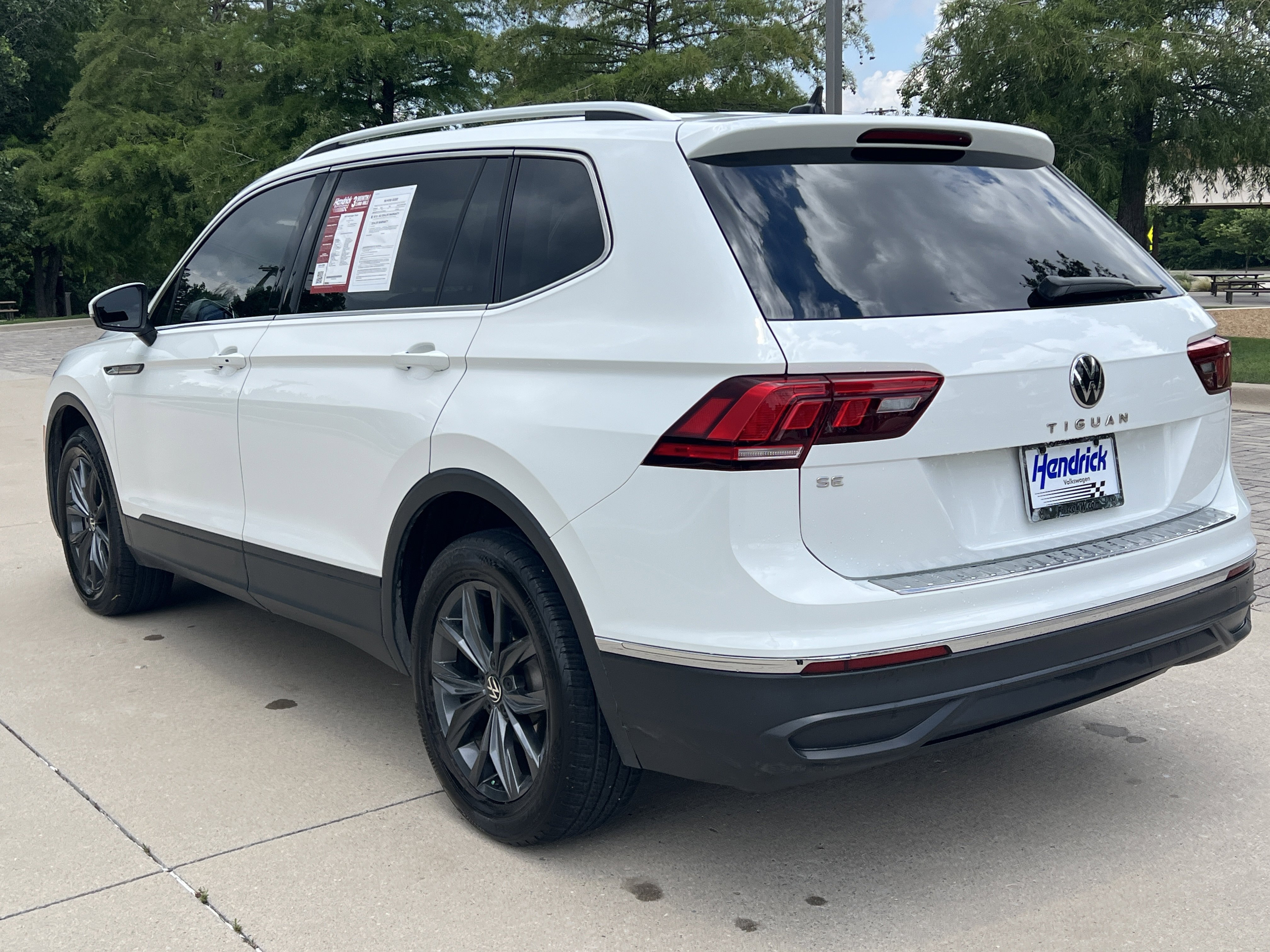 Used 2022 Volkswagen Tiguan SE FWD image 14