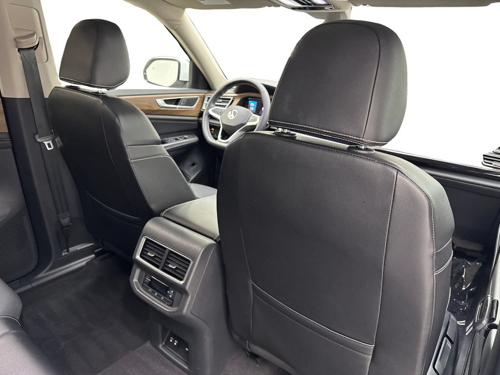 Used 2024 Volkswagen Atlas SE w/ Panoramic Sunroof Package FWD image 45